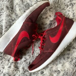 Nike Burgundy Red Roshe Sneakers